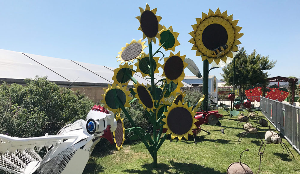 All the art is made with 100% recycled materials found on the farm.